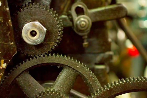 小ロット30個の金属部品。曲げ・溶接等の加工を行いました。